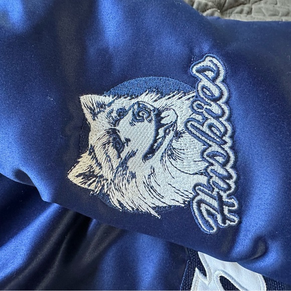 Classic Vintage Pullover Winbreaker - Picture 2 of 3